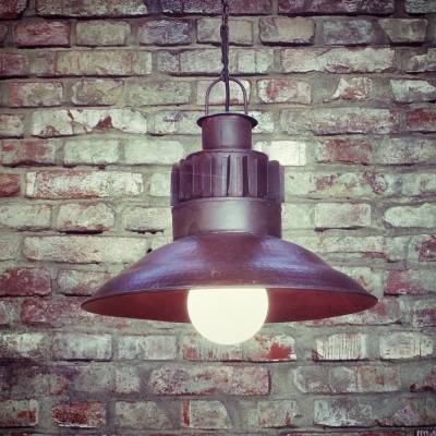 Industriálna závesná lampa